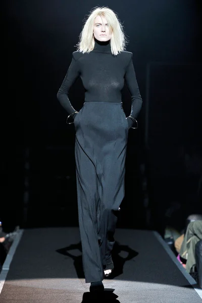Look 22